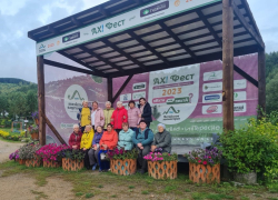 Организационным комитетом КГБУЗ "Онкологический диспансер, г. Бийск" организован выезд ветеранов в дендрарий  "Алтайское Холмогорье"